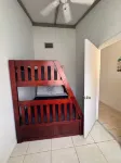 Beachfront Resort Condo, Walk to Atlantis - 2 estrellas