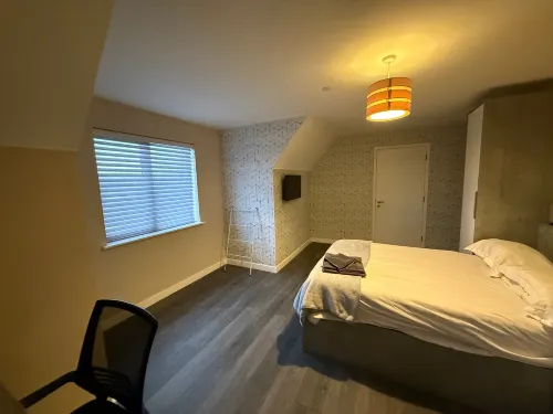 Modern Egham Apartment for Six - 2 estrellas