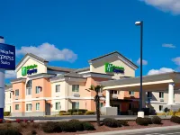 Holiday Inn Express & Suites JACKSON by IHG - parking