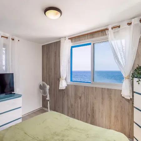GuestReady - Casa Lali in front El Caleton Pool