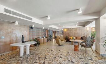 HiBird- Apartment and Suites Hotel