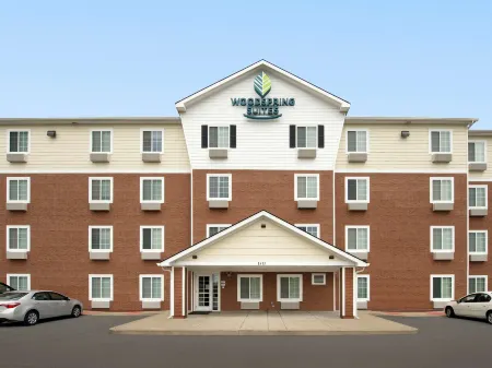 WoodSpring Suites Louisville Clarksville Отели в г. Чарлстаун