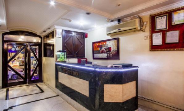 4. 호텔 인드라프라..