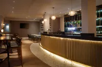 DoubleTree by Hilton London Elstree - Bar