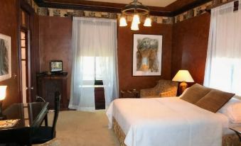 Taylor House Bed and Breakfast - Housity