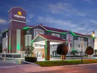 La Quinta Inn & Suites by Wyndham - Tampa South Hotels near South Tampa