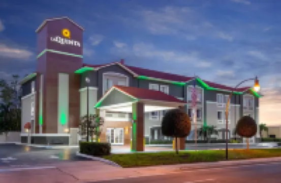 La Quinta Inn & Suites by Wyndham - Tampa South Hotels near South Tampa