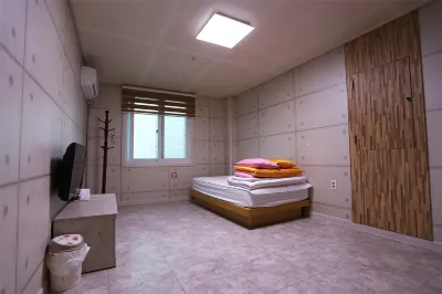 Gyeongju Hyuspia Hotels near Seongdong Market