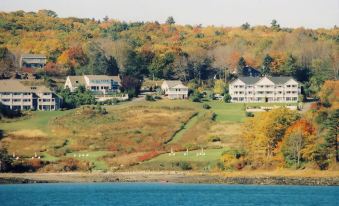 Strawberry Hill Seaside Inn