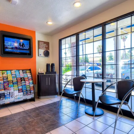 Motel 6 Pomona, CA - Los Angeles