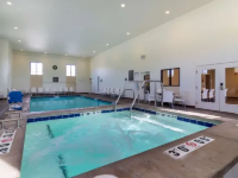 Comfort Inn & Suites Mandan - Bismarck Ξενοδοχεία στην πόλη Mandan