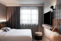 Moxy Cologne Bonn Airport Hotels in Rosrath