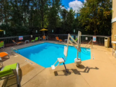 Holiday Inn Express & Suites KINSTON by IHG Hotels in Kinston