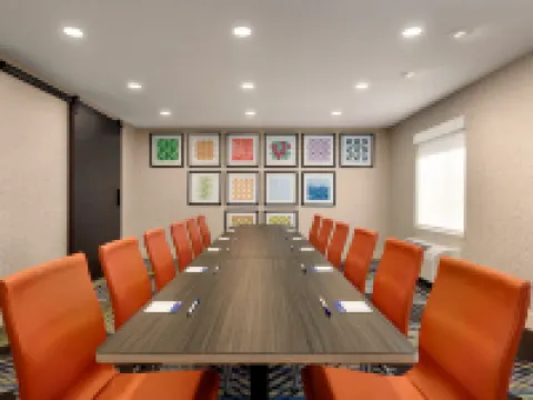 普拉茨堡智選假日酒店 克林頓縣酒店