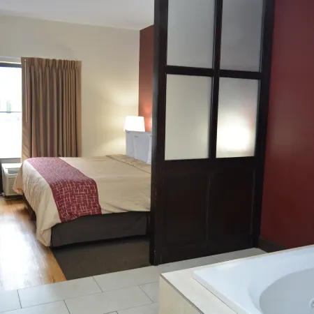 Red Roof Plus+ & Suites Chattanooga - Downtown