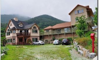 Namhae Santa Monica Pension