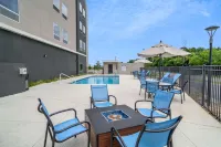 La Quinta Inn & Suites by Wyndham Tifton - プール