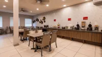 Best Western Plus New Cumberland Inn  Suites - servizio colazione