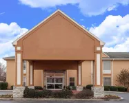 Quality Inn & Suites I-40 East Các khách sạn ở North Little Rock