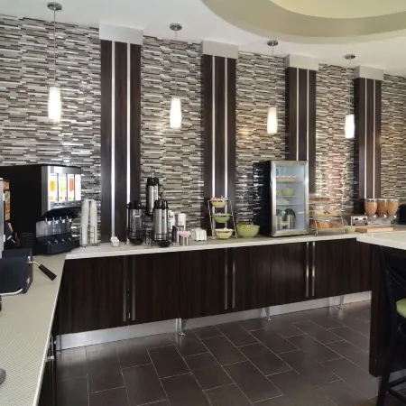 Quality Inn & Suites Kenedy - Karnes City