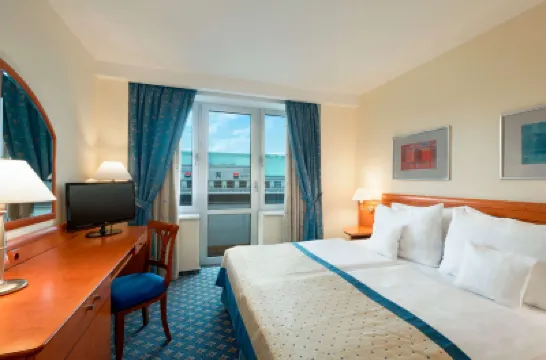 Ramada by Wyndham Prague City Centre Hotels in der Nähe von Prager Staatsoper