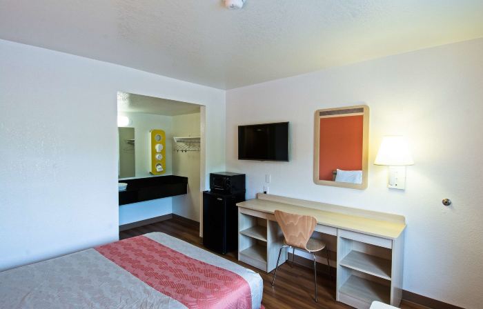 Motel 6 Redding, CA - South