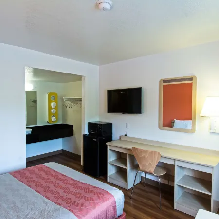 Motel 6 Redding, CA - South