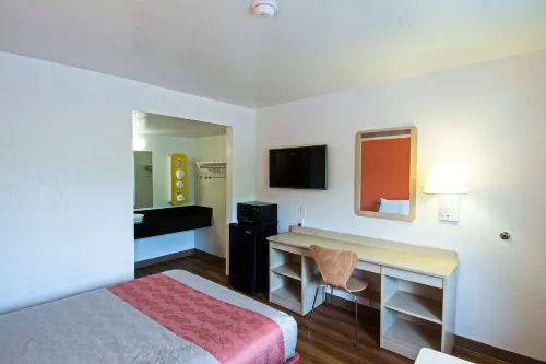 Redding, CA - South Hotels in Redding