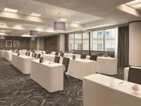 إمباسي سويتس باي هيلتون إنديانابوليس داون تاون Hotels near مونيمونت ستاديوم