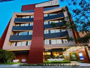 Tryp by Wyndham Santa Cruz