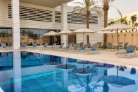 Radisson Hotel & Apartments Dammam Industrial City - Rooftop Pools