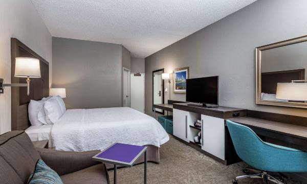Hampton Inn Milwaukee-Airport