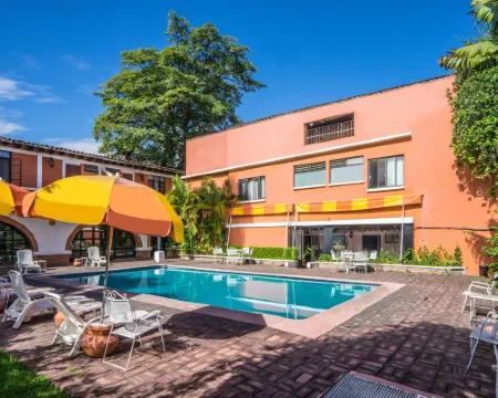 โรงแรม Posada San Angelo โรงแรมในเกวร์นาวากา