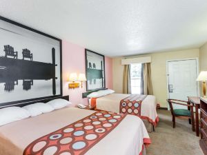 Super 8 by Wyndham Statesboro