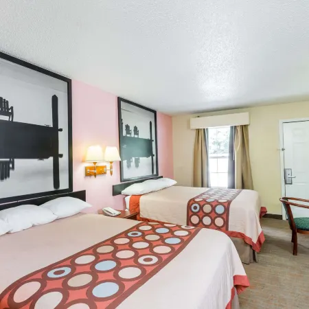 Super 8 by Wyndham Statesboro