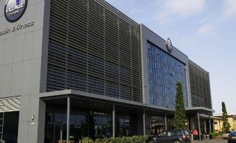 Village Hotel London Watford - Housity