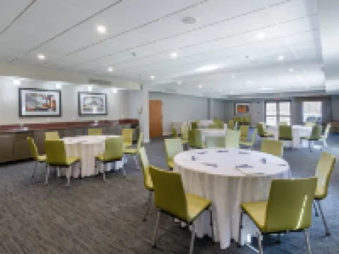 Holiday Inn Express 列剋星敦 羅克布里奇縣酒店