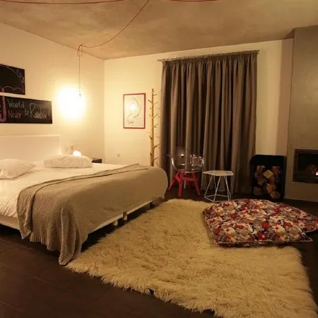 Oniropetra Boutique Hotel