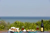 La Metairie-Du-Vauhariot - Vue Mer et Mont Saint Michel - Piscine Chauffée - Accès GR34 Hotels in Cancale