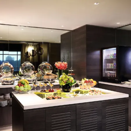Rendezvous Hotel Singapore by Far East Hospitality Отели рядом с достопримечательностью «Улица Ватерлоо»