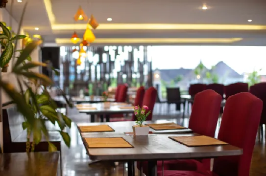 The Alea Hotel Seminyak Отели рядом с достопримечательностью «TSL The Shampoo Lounge»