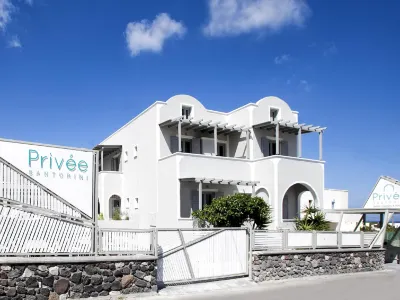 Privée Santorini Hotels in Pyrgos