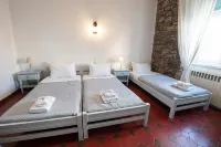 Dionysos Hotel فنادق في Poros
