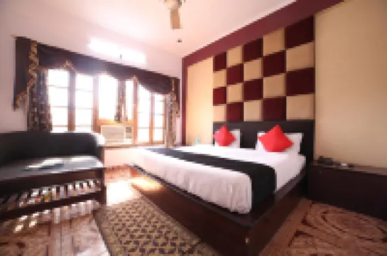 Mansarover Hotel & Banquets