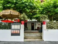 Hôtel Auberge l'Estanquet Các khách sạn gần Abbaye Notre Dame de Belloc