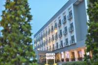 The Nest Hotel Phichit Hotels near Phichit Provincial Museum