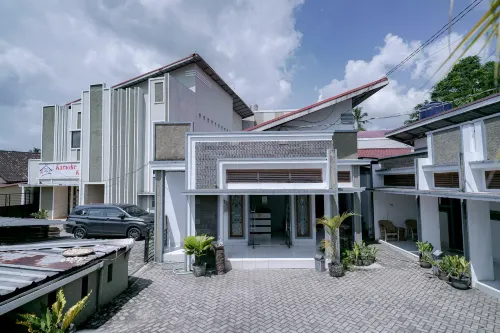 Urbanview Hotel Syariah Ratu Kuring Gisting by RedDoorz Hotel di Gisting