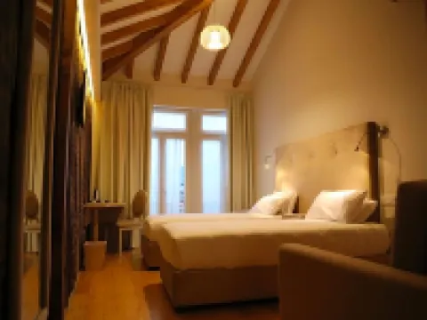 Muralha Charm House Hotels in Almacave