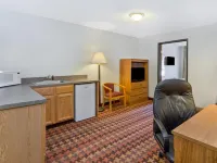 Super 8 by Wyndham Cloverdale IN
