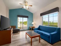 La Quinta Inn by Wyndham Columbus Airport Area Hotels near Magic Mountain Fun Center